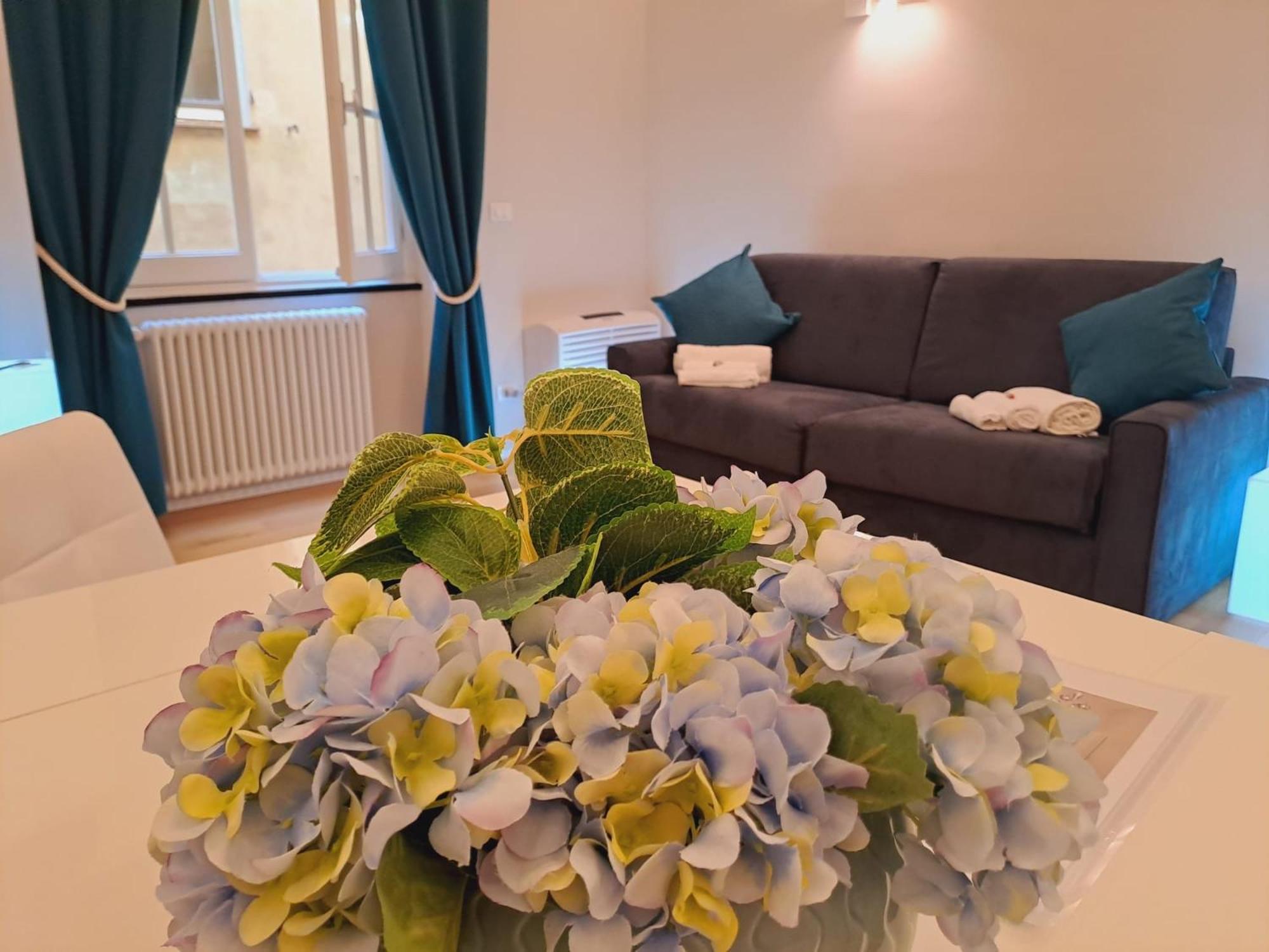 La Dimora Dei Rolli Apartment *