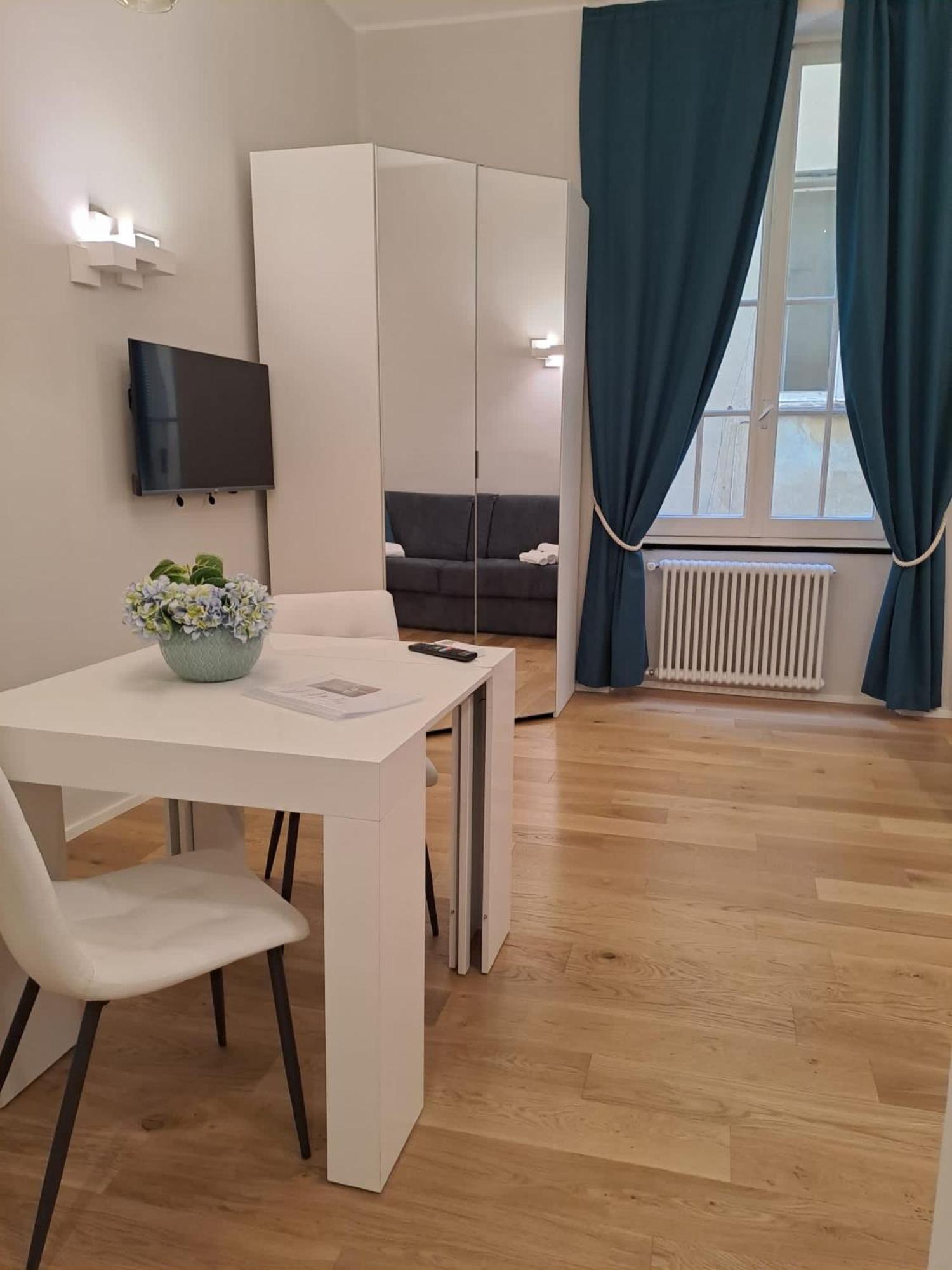 La Dimora Dei Rolli Apartment *